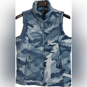 EUC The North Face blue camo 550 puffer vest, women’s small, down/waterfowl fill